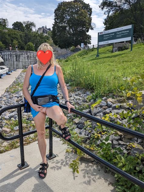 CARSEX MILF CUMSHOT: dickflash for a lady that made jogging .